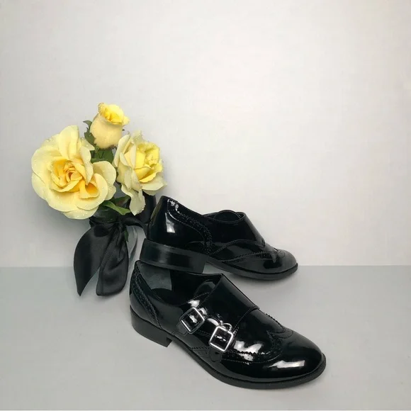 ⭐️NEW⭐️UNISA Black Patent Leather Loafers - Picture 1 of 8